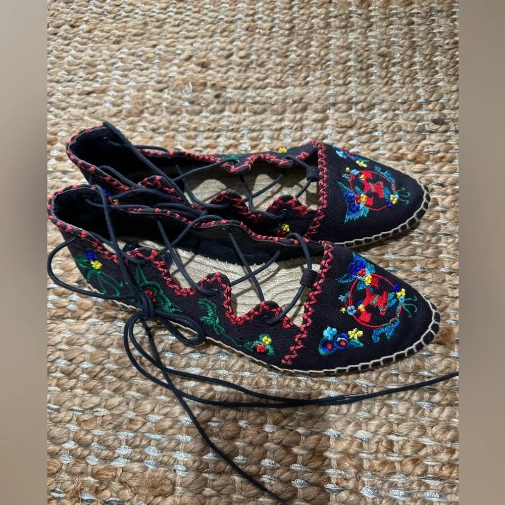 Tory Burch black embroidered espadrilles 5.5